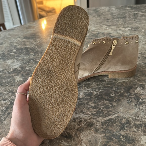 Kate spade size 9 booties. Only worn very few times - Picture 2 of 3